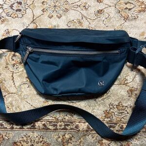 City Adventurer Belt Bag 2.5L